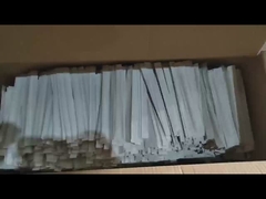 पूरी तरह से कागज से ढके पैकेज के साथ कॉफी रेंगनेवाला